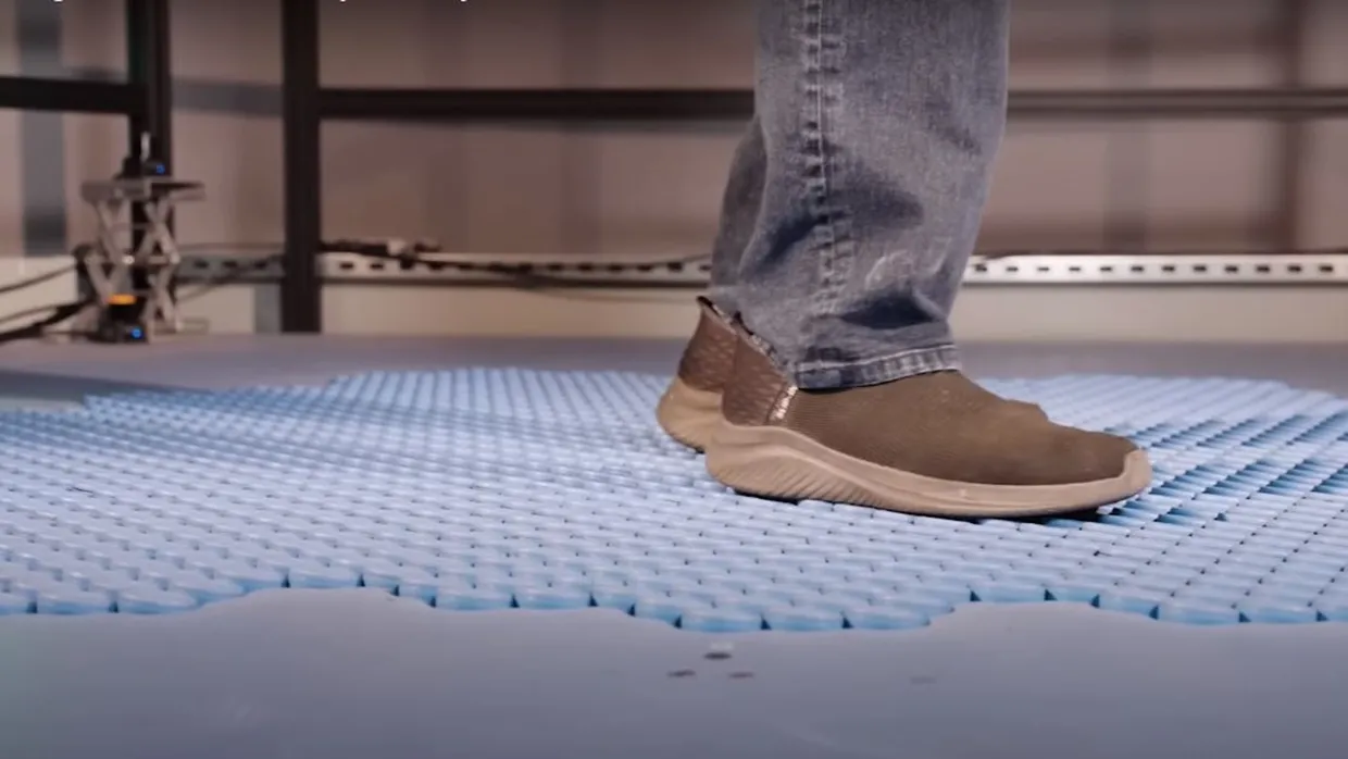 Disney показала фантастичний килимок, що дозволяє ходити на місці