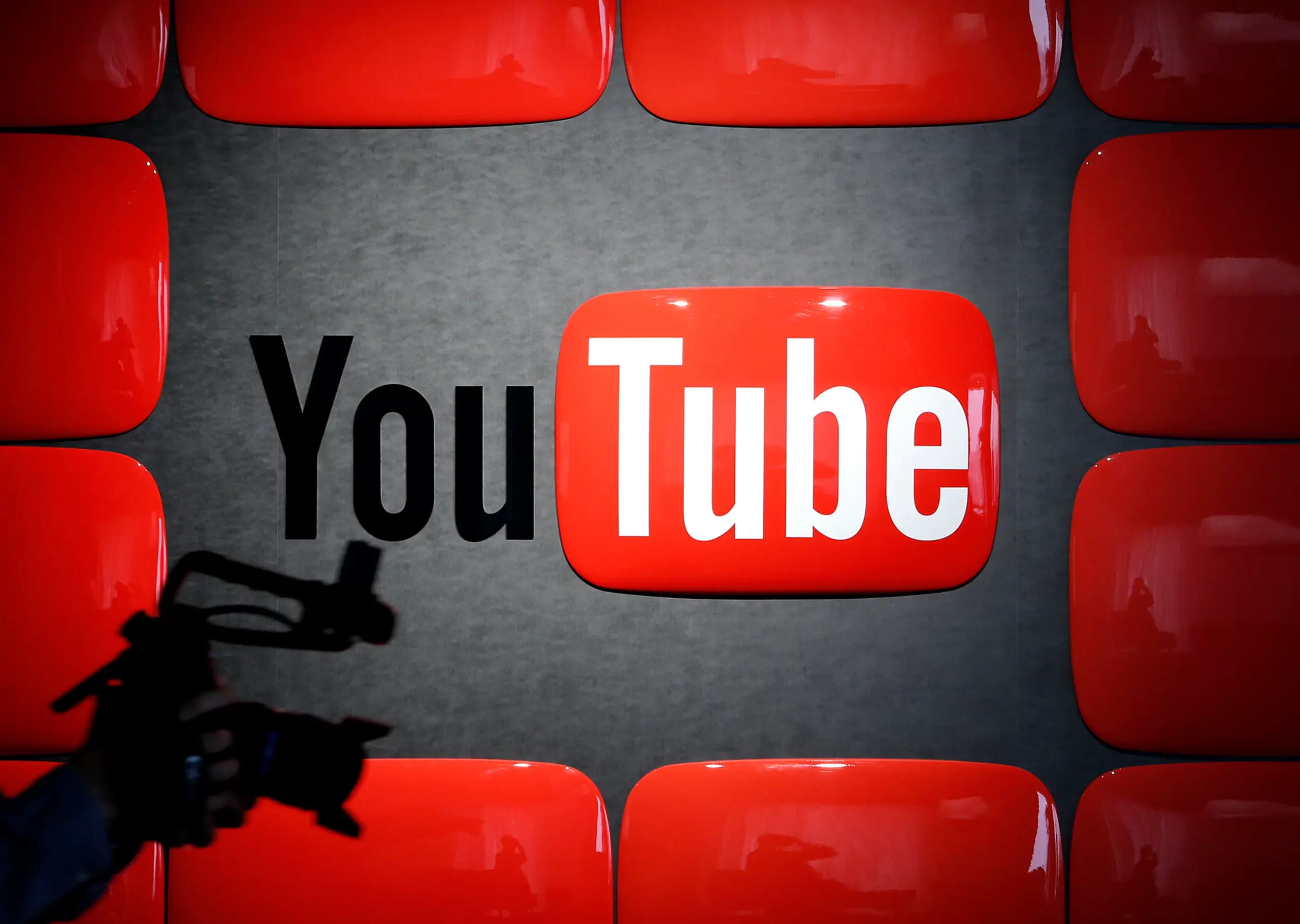 YouTube вводить обов’язкове маркування відео зі штучним інтелектом
