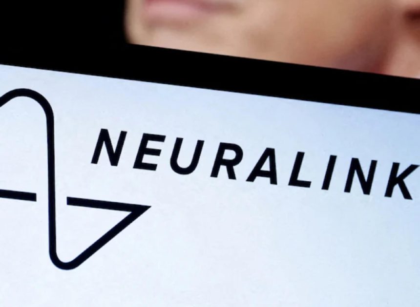 Компанія Neuralink готова імплантувати ще один мозковий чіп