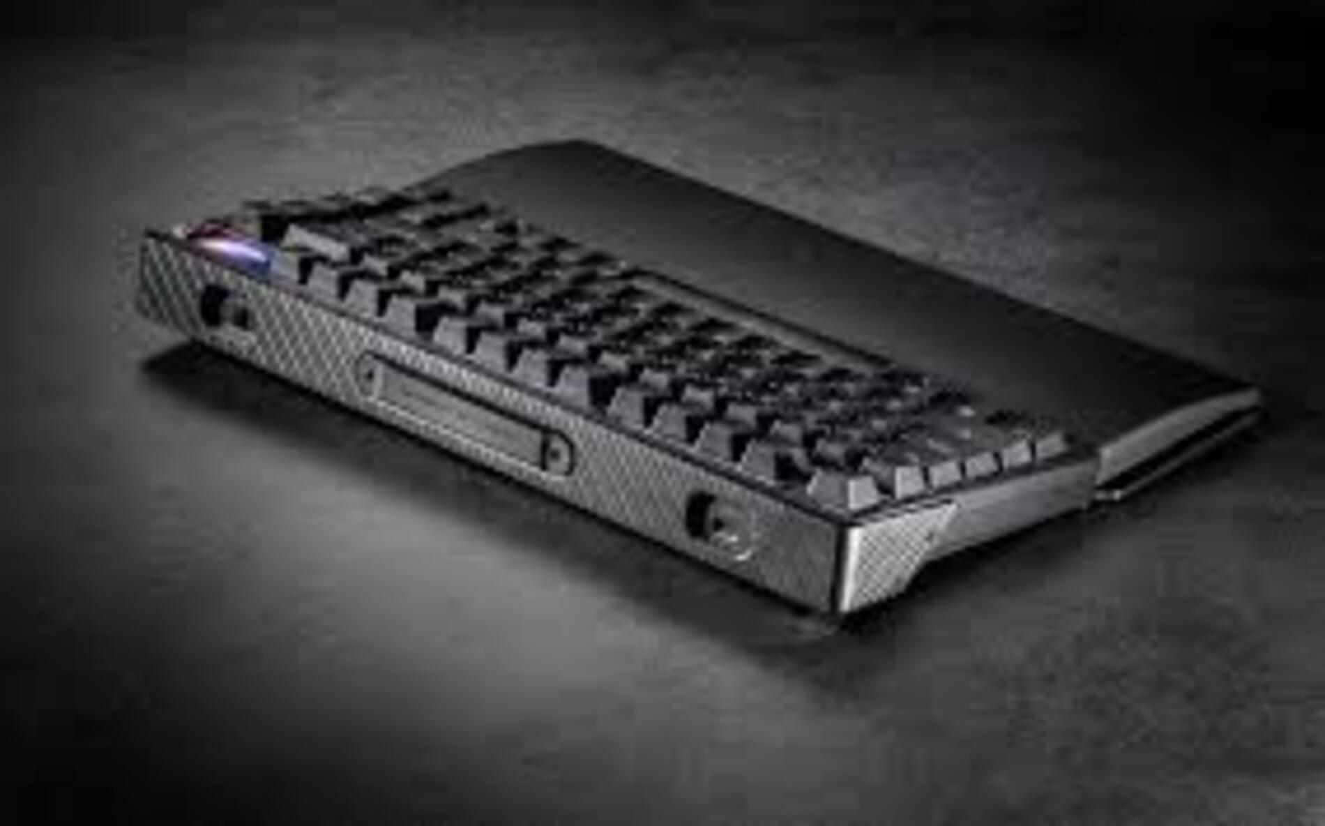 Asus представила преміум-механічну клавіатуру ROG Azoth Extreme