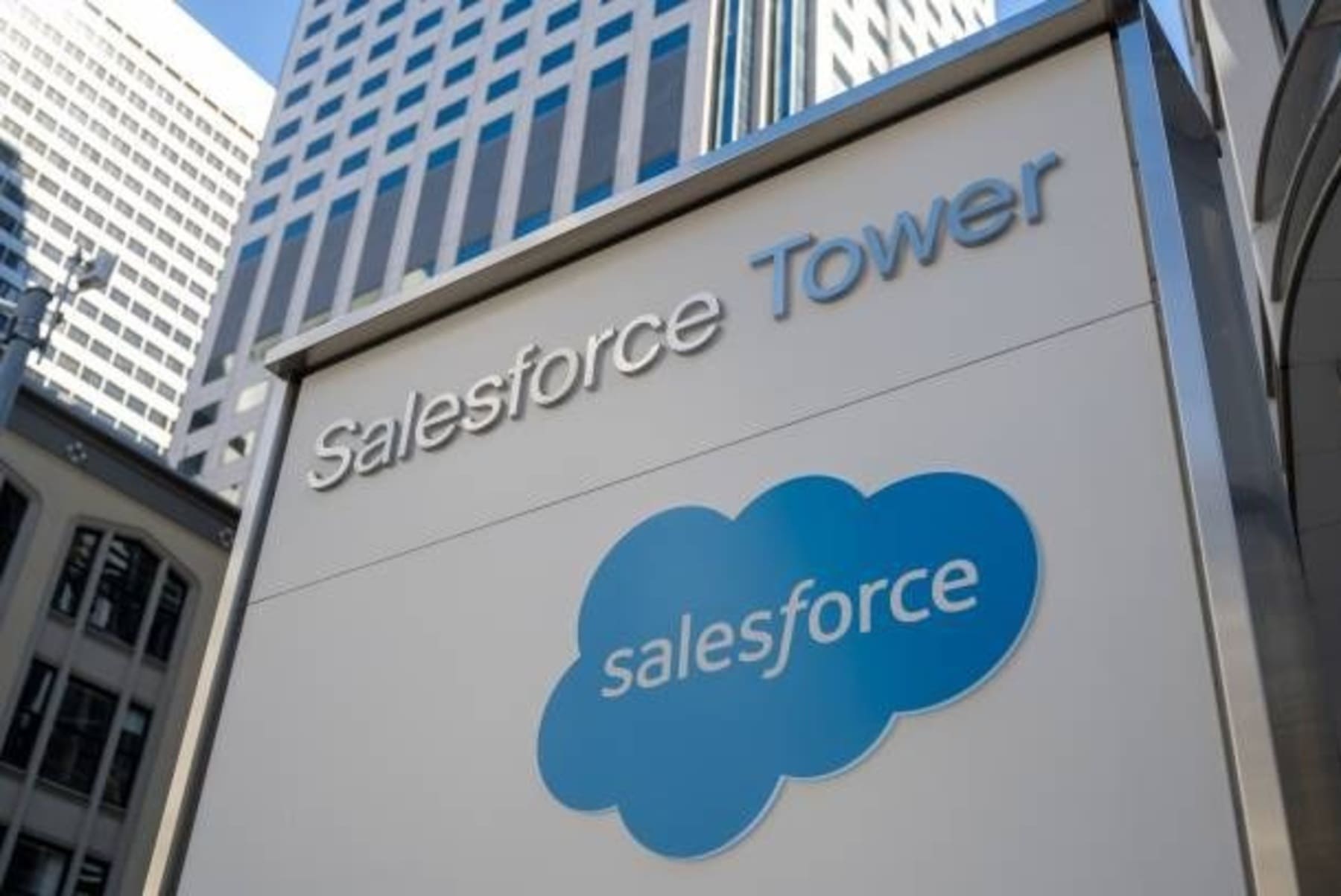 Salesforce вкладатиме $1 млрд у розвиток штучного інтелекту в Сінгапурі протягом п’яти років