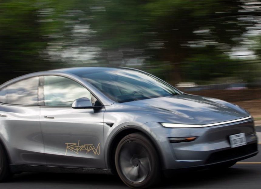 Ось актуальний список всіх проблем Tesla з роботаксі на сьогодні