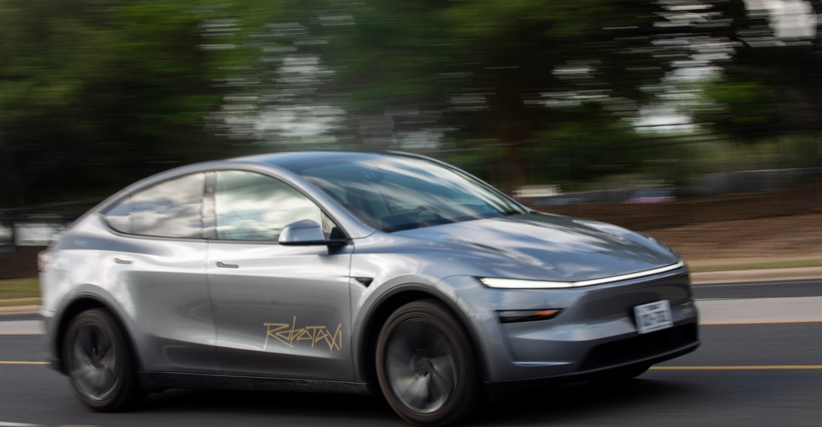 Ось актуальний список всіх проблем Tesla з роботаксі на сьогодні