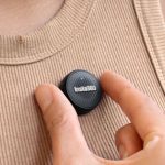Новий бездротовий мікрофон Air від Insta360 нагадує за розміром AirTag від Apple