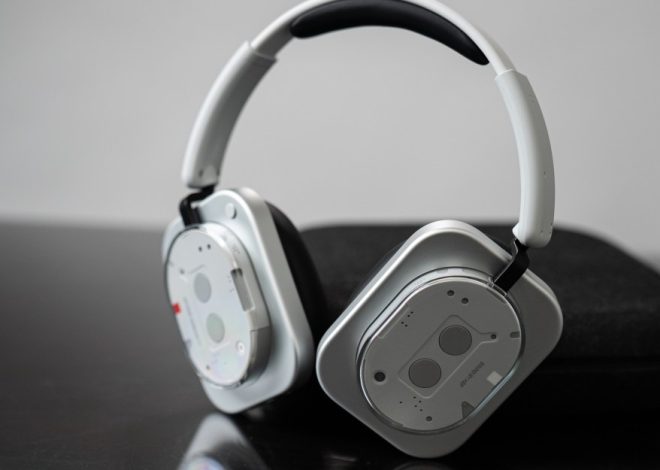 Навушники Nothing’s Over-Ear зосереджені на кнопках