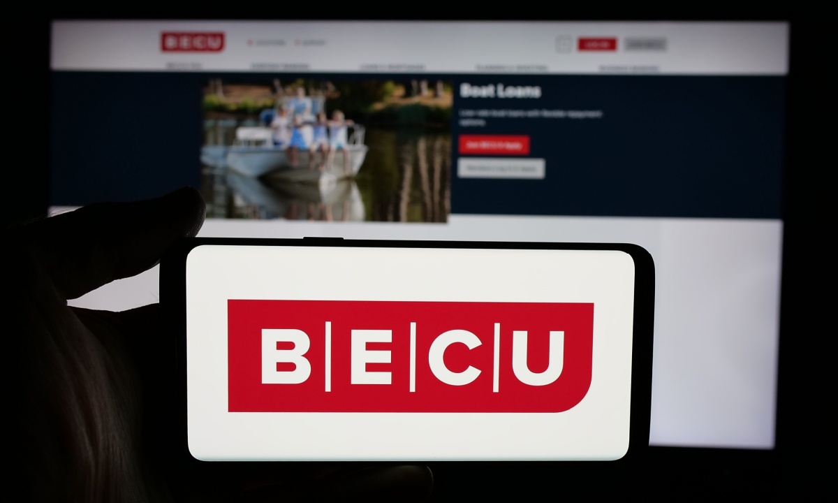 BECU Отримує Команду та Технології GenAI Від EarnUp