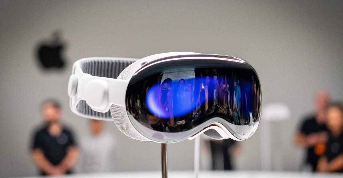 Apple звинувачує колишнього інженера Vision Pro в присвоєнні комерційних таємниць