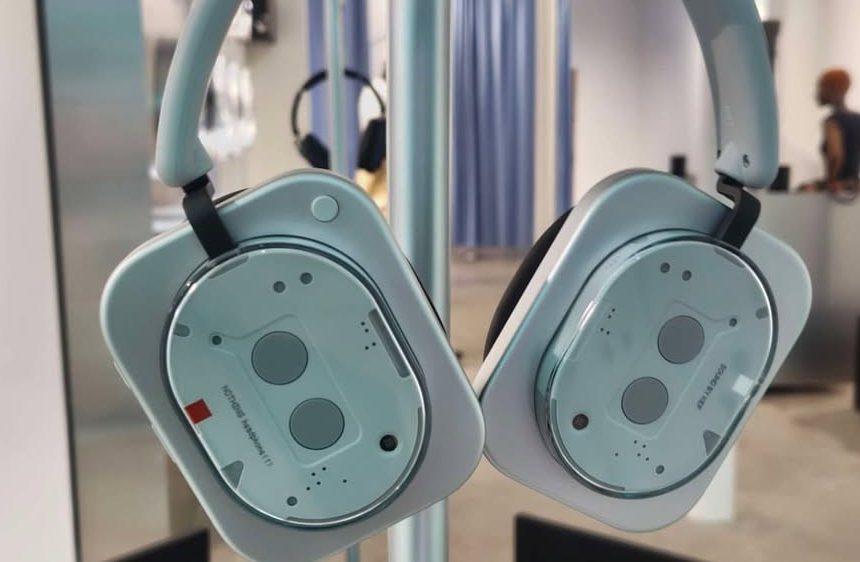 Ліки Nothing Headphone 1 демонструють незвичний прозорий дизайн