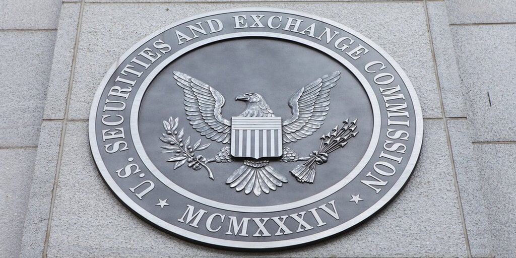 SEC Відтермінувала Вирішення Щодо Взаємозамінності Біткойн та Ефірних ETF Bitwise