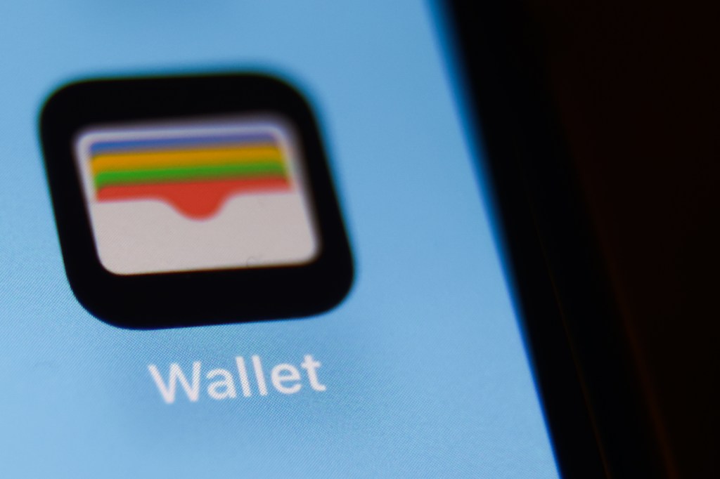 Клієнти iPhone незадоволені рекламою Apple Wallet, що просуває фільм ‘F1’