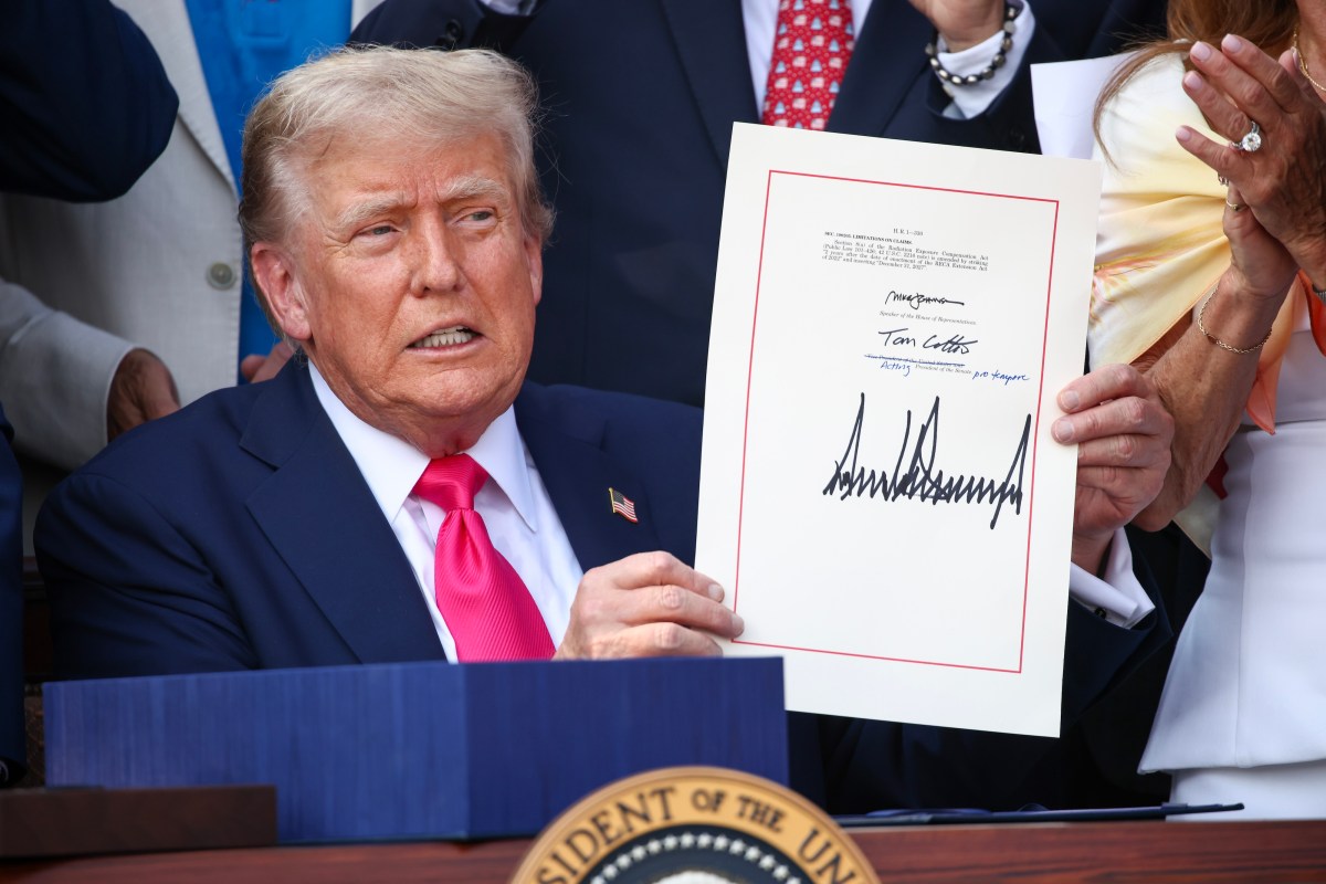 Адміністрація Трампа інвестує 1 мільярд доларів у “агресивні” хакерські операції