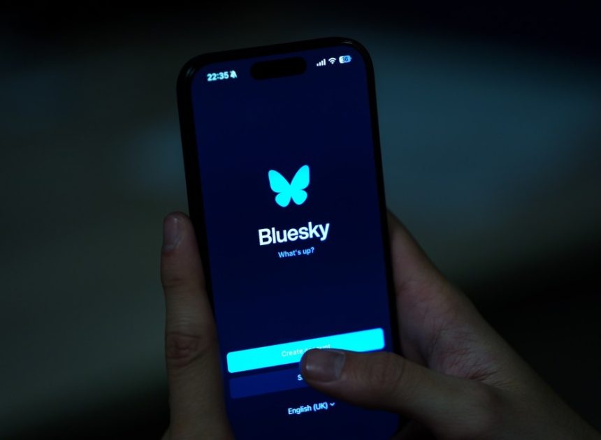 Bluesky впроваджує приватні закладки