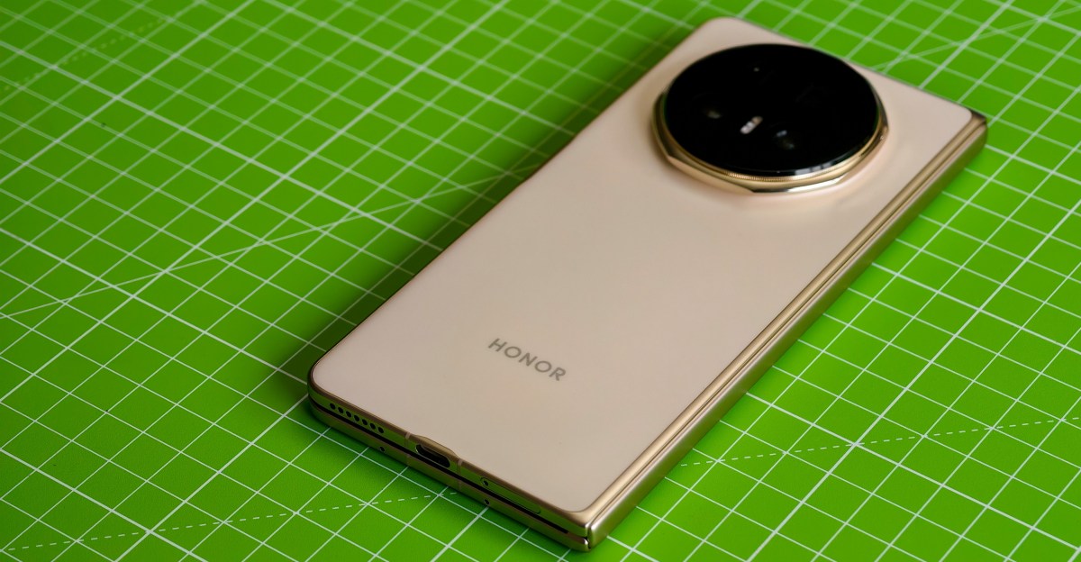 Honor представляє найтонший складаний телефон у Європі