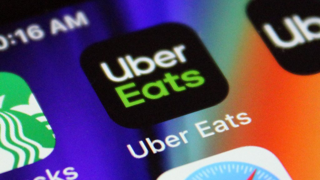 Uber Eats дозволяє продавцям спілкуватися з покупцями щодо їхніх замовлень