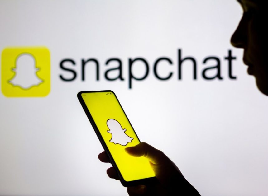 Новий Lens Snapchat дозволяє генерувати зображення за допомогою текстових запитів за допомогою штучного інтелекту