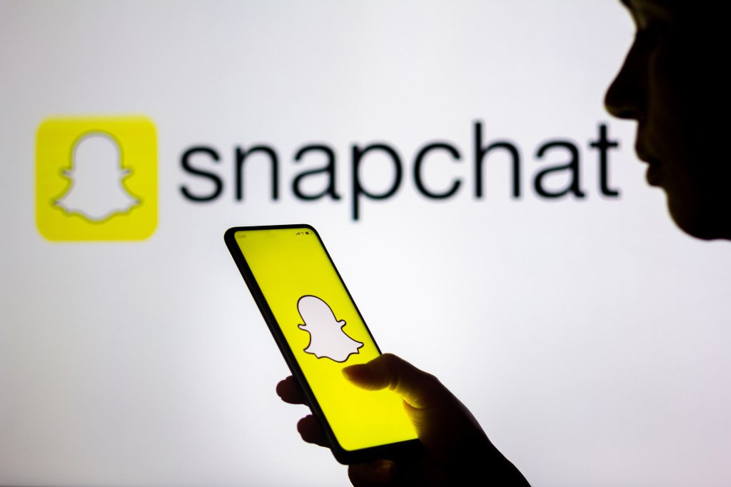 Новий Lens Snapchat дозволяє генерувати зображення за допомогою текстових запитів за допомогою штучного інтелекту