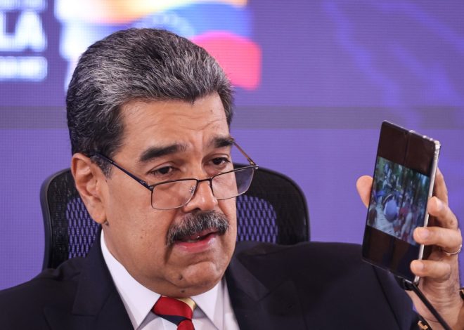 Президент Венесуели впевнений, що американські шпигуни не зможуть зламати телефони Huawei