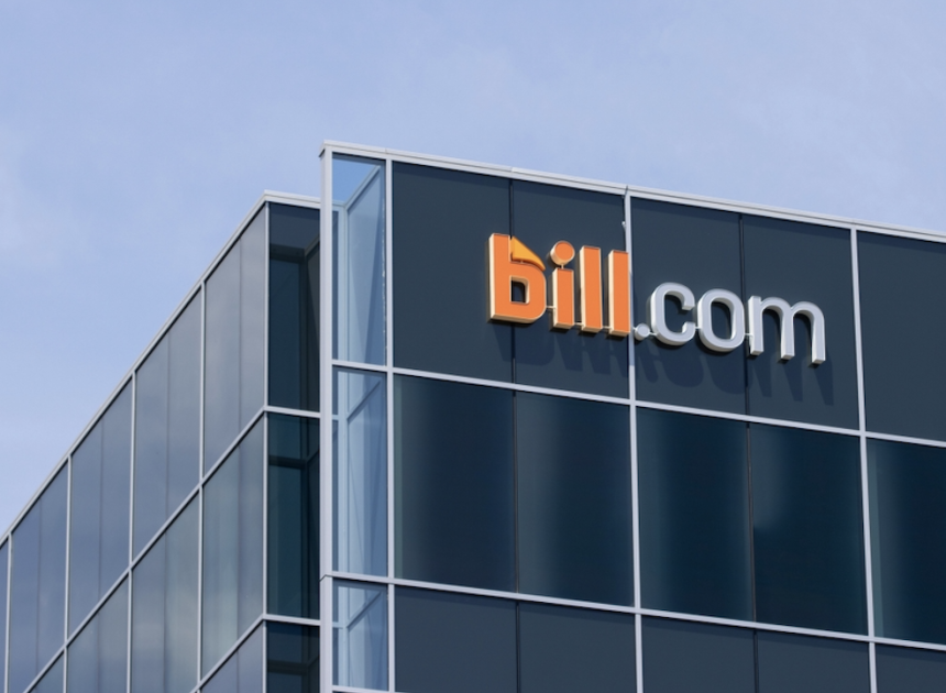 БАНКИ ВПРОВАДЖУЮТЬ ІНТЕЛЕКТУАЛЬНІ АГЕНТИ ДЛЯ ШВИДКИХ ПЛАТЕЖІВ: ЧИ ГОТОВІ МАЛІ БІЗНЕСИ ДО РЕВОЛЮЦІЇ?