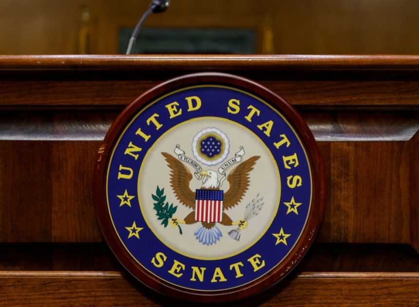 Сенат запроваджує законопроект про звітність: як штучний інтелект змінює ринок праці раз на квартал