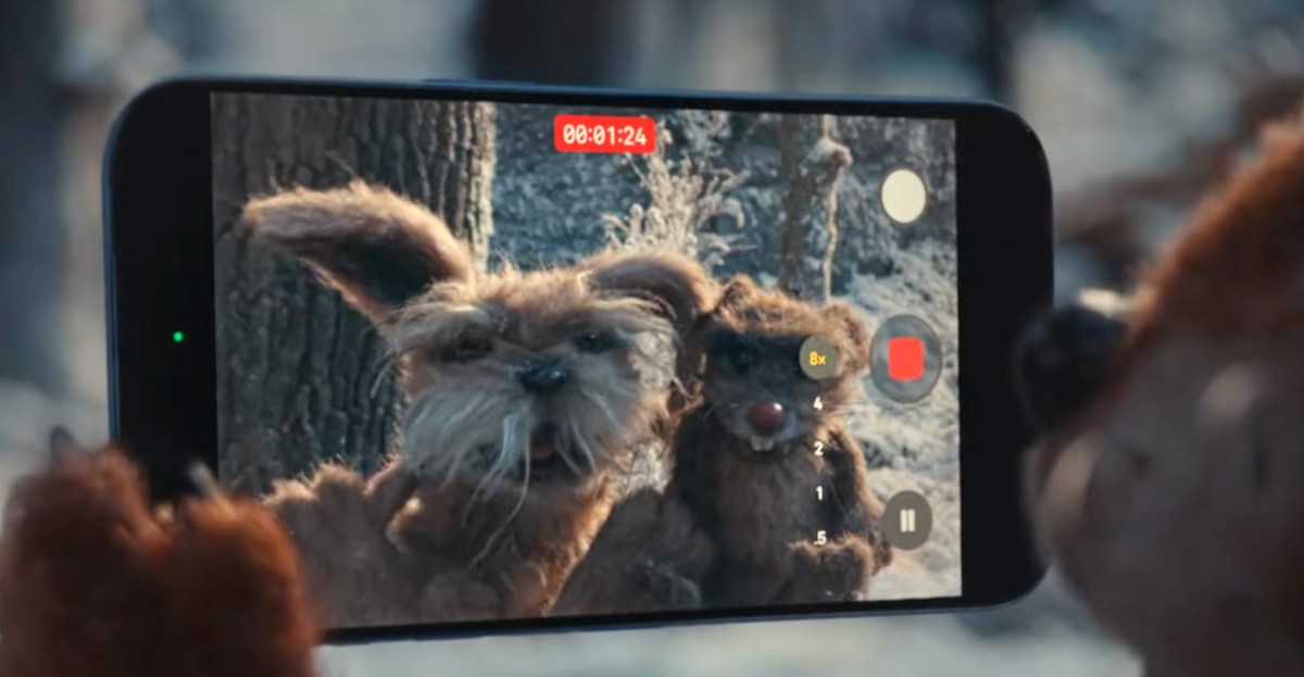 Як Apple перетворює свята на магію: за лаштунками нового рекламного шедевра з ляльками