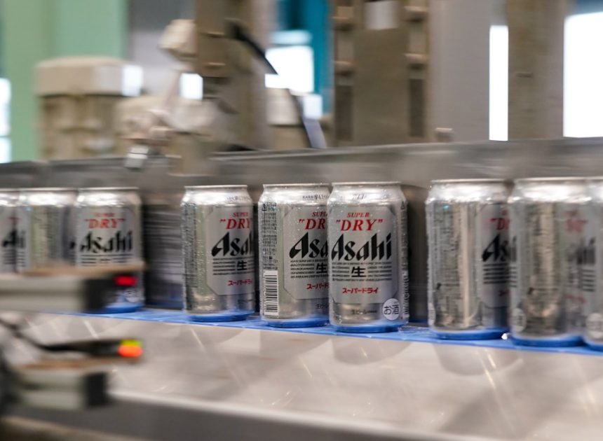 Крах традицій: Японський гігант пивоваріння Asahi зупиняє виробництво через кібернапад