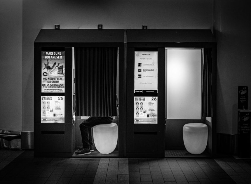 Уразлива платформа фотороботів під загрозою: як недоліки безпеки викривають особисті фото клієнтів