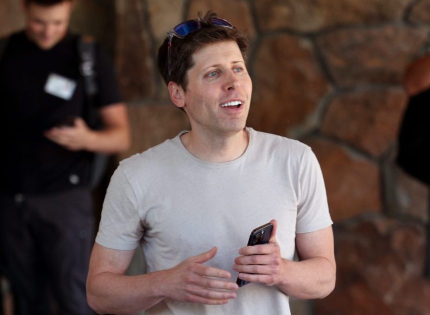 Світ відкриває двері до «супер-додатку»: крипто-платежі та зашифровані чати змінюють правила гри