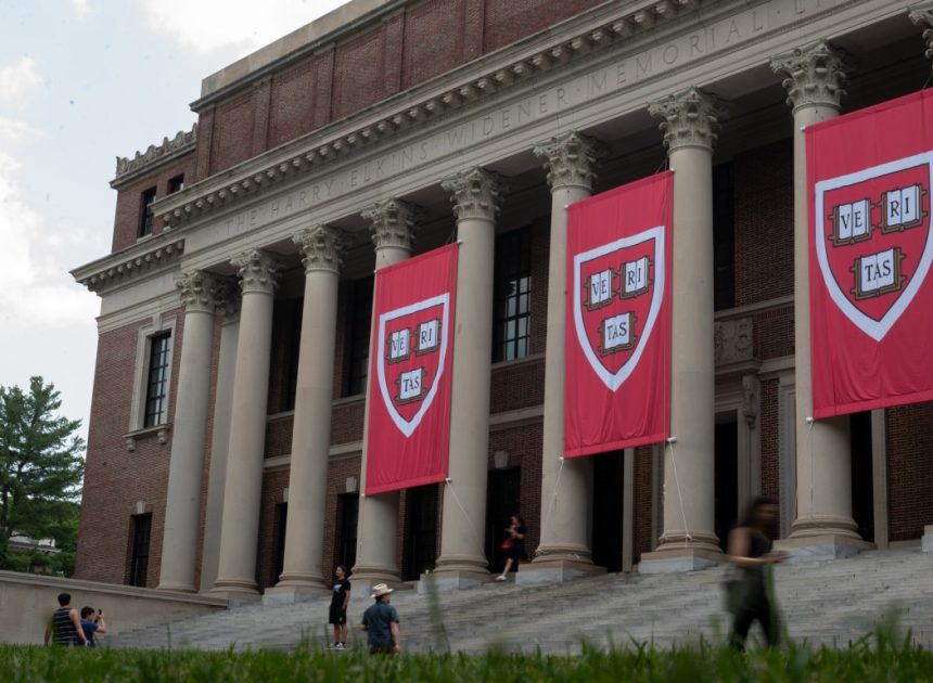 Хакери викрили особисту інформацію: як витоки даних з Гарварду та Пенсильванії змінюють правила гри у безпеці інформації