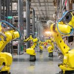 Магазини впроваджують штучний інтелект і робототехніку: як технології рятують святкову логістику від колапсу