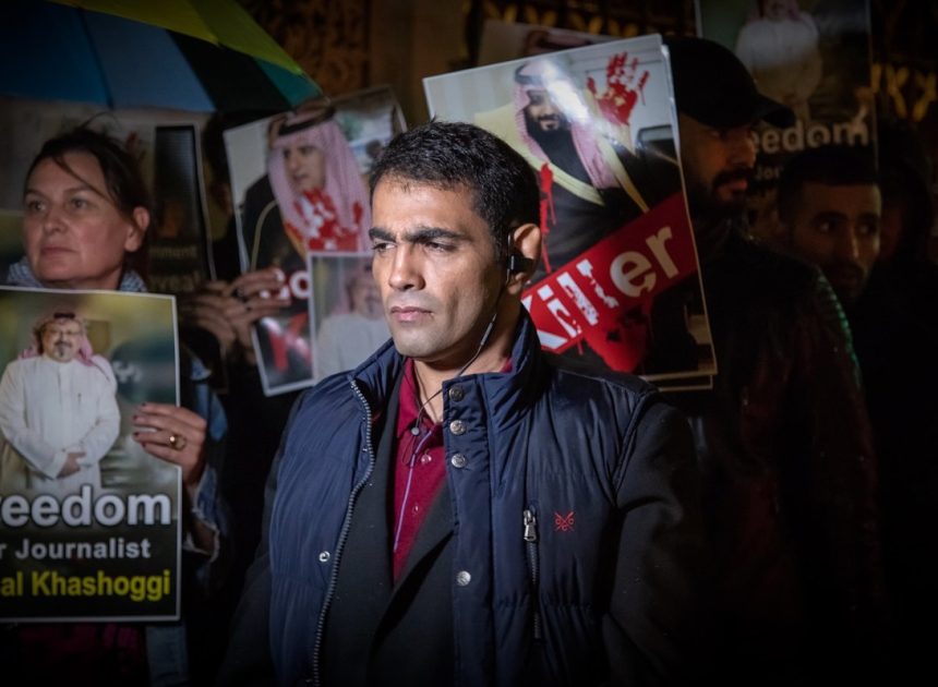 Саудівський сатирик, жорстко атакований шкідливим Пегасом, отримав справедливість у суді – хто наступний?